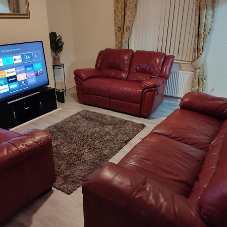 Cheerful 2-Bedroom Home With Off Street Parking 黑潭 外观 照片