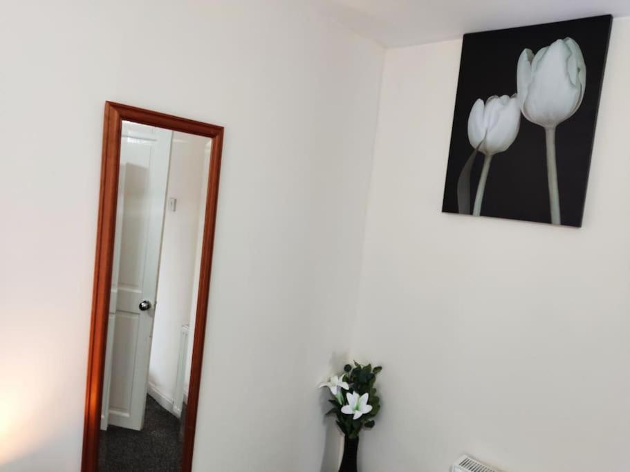 Cheerful 2-Bedroom Home With Off Street Parking 黑潭 外观 照片
