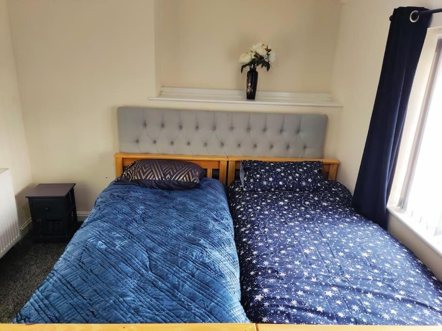 Cheerful 2-Bedroom Home With Off Street Parking 黑潭 外观 照片