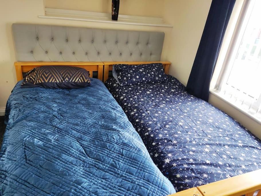 Cheerful 2-Bedroom Home With Off Street Parking 黑潭 外观 照片