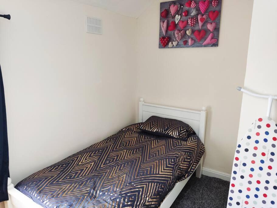 Cheerful 2-Bedroom Home With Off Street Parking 黑潭 外观 照片