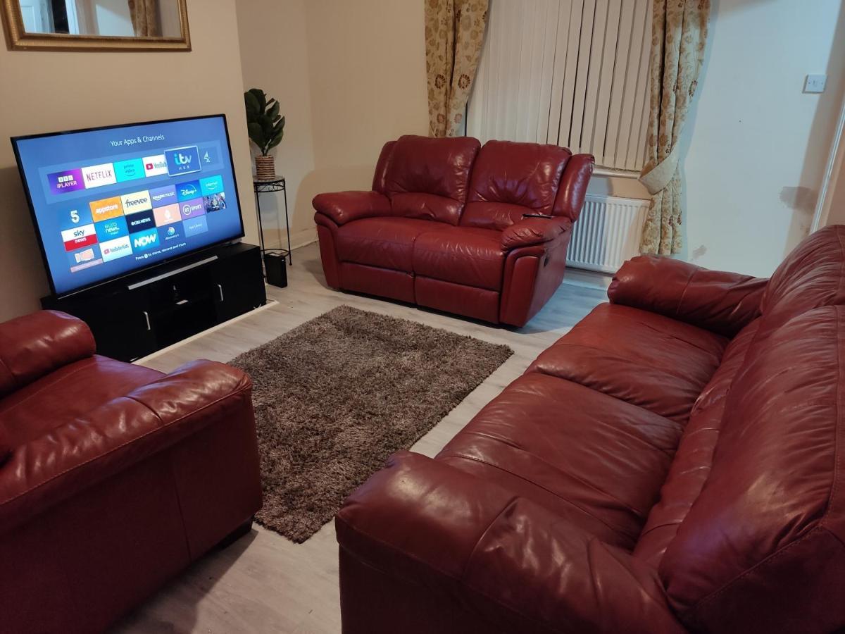 Cheerful 2-Bedroom Home With Off Street Parking 黑潭 外观 照片