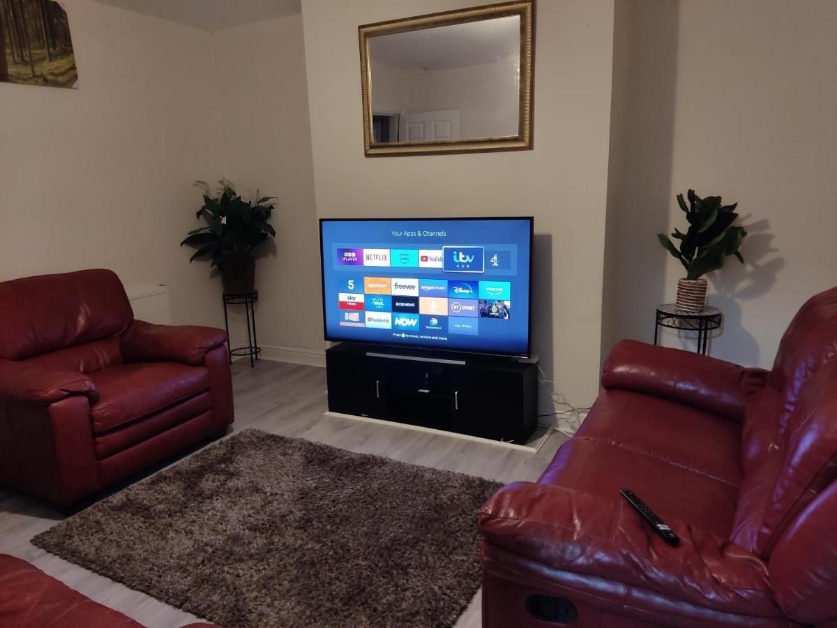 Cheerful 2-Bedroom Home With Off Street Parking 黑潭 外观 照片