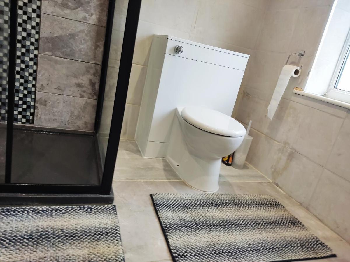 Cheerful 2-Bedroom Home With Off Street Parking 黑潭 外观 照片