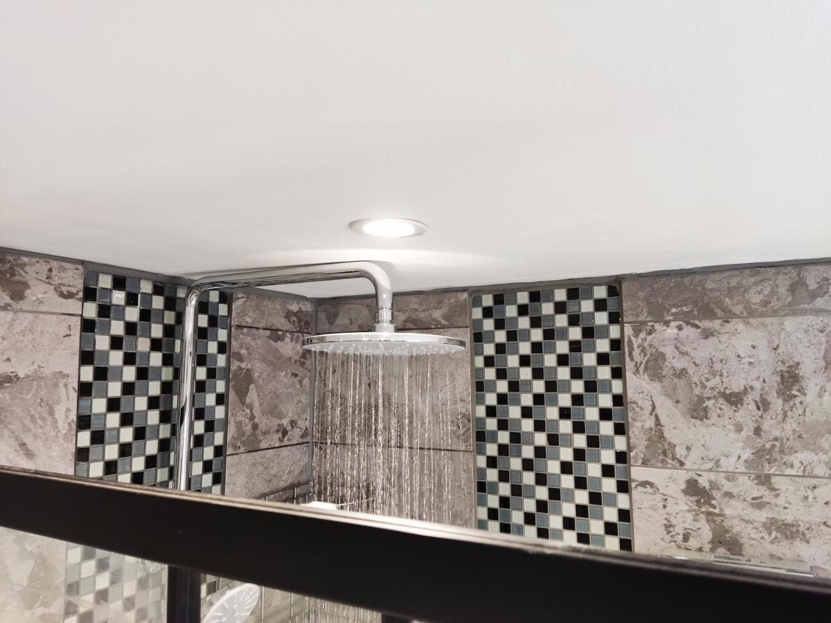 Cheerful 2-Bedroom Home With Off Street Parking 黑潭 外观 照片